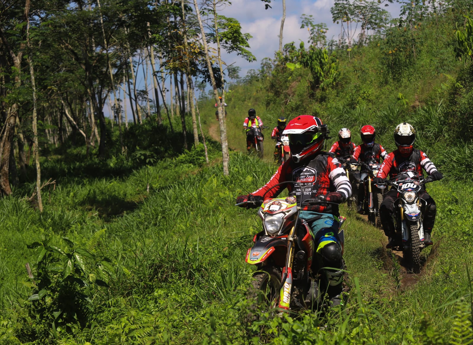 CRF Day: 200 Bikers Trail Siap Trabasan Bareng Kawasan Raung Ijen
